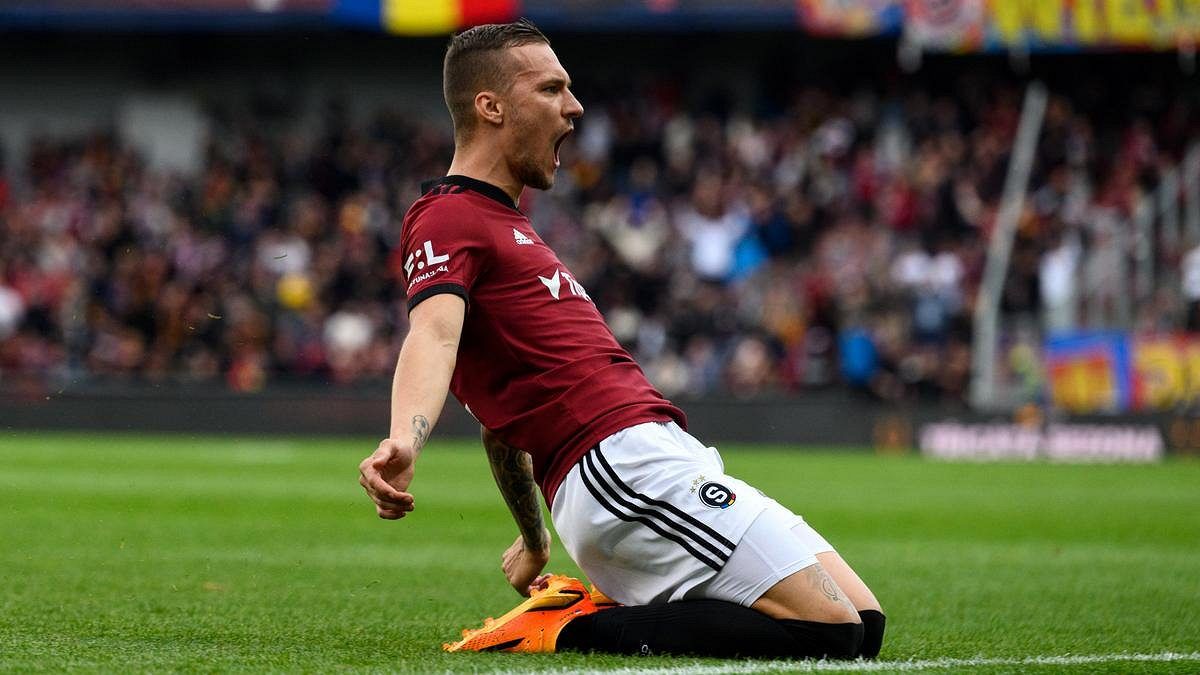 Haraslínovy přímé kopy trumfem v derby. Po Mandousovi nachytal i Koláře